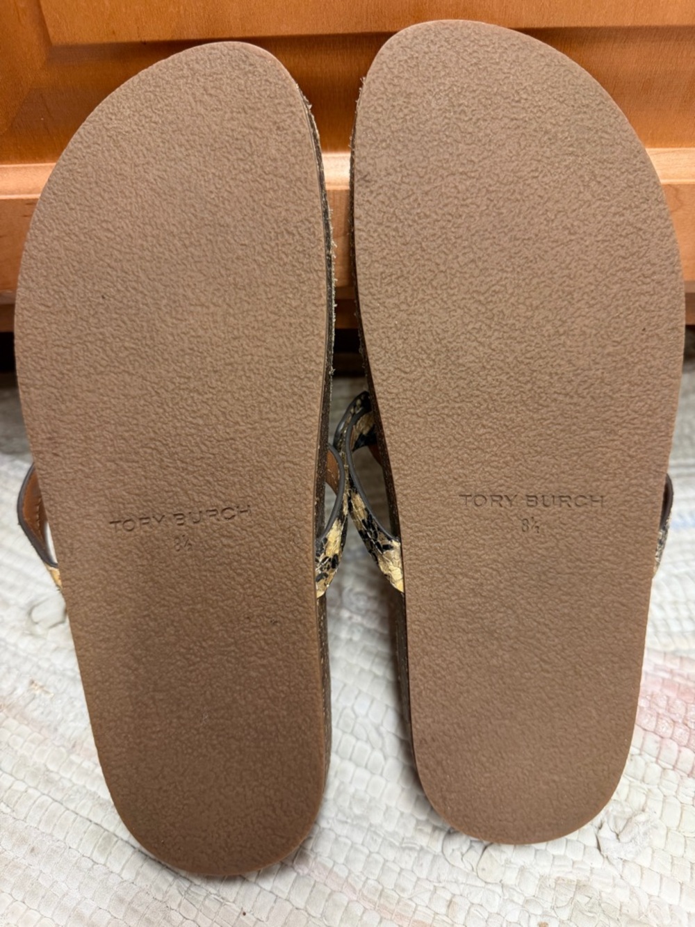 Tory Burch Miller Cloud Sandals Snake Print Thong Sandals Pale Desert Size 8.5 - Picture 2 of 7